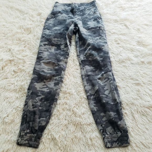 SPANX Camo Stretch twill cargo jogger size small - Picture 9 of 16